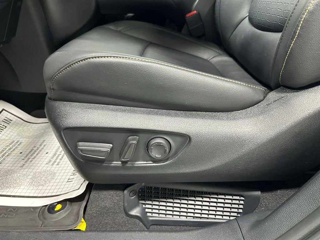 Used 2026 Toyota Sienna XLE Woodland Edition AWD/4WD image 11