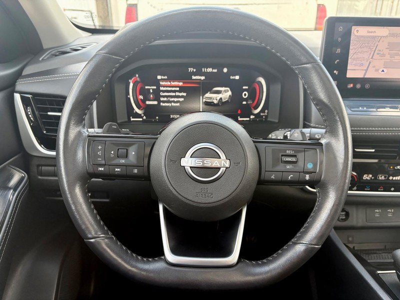 Used 2024 Nissan Rogue SL w/ SL Premium Package FWD image 19