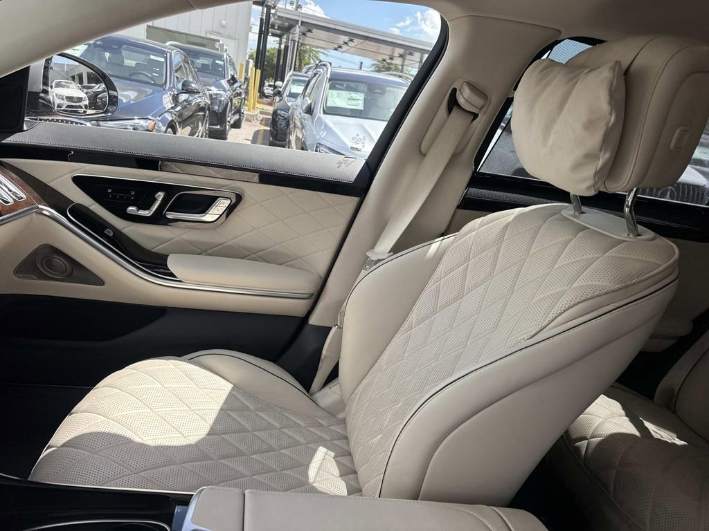 Used 2023 Mercedes-Benz S 500 4MATIC image 16