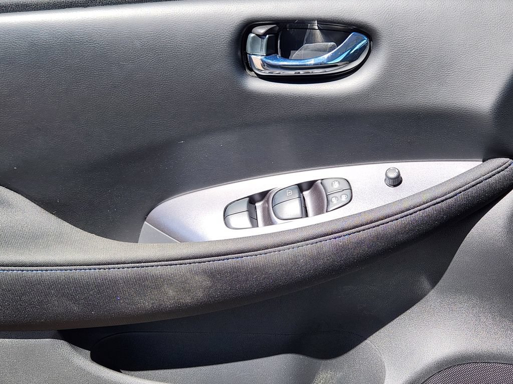 Used 2025 Nissan Leaf S FWD image 14