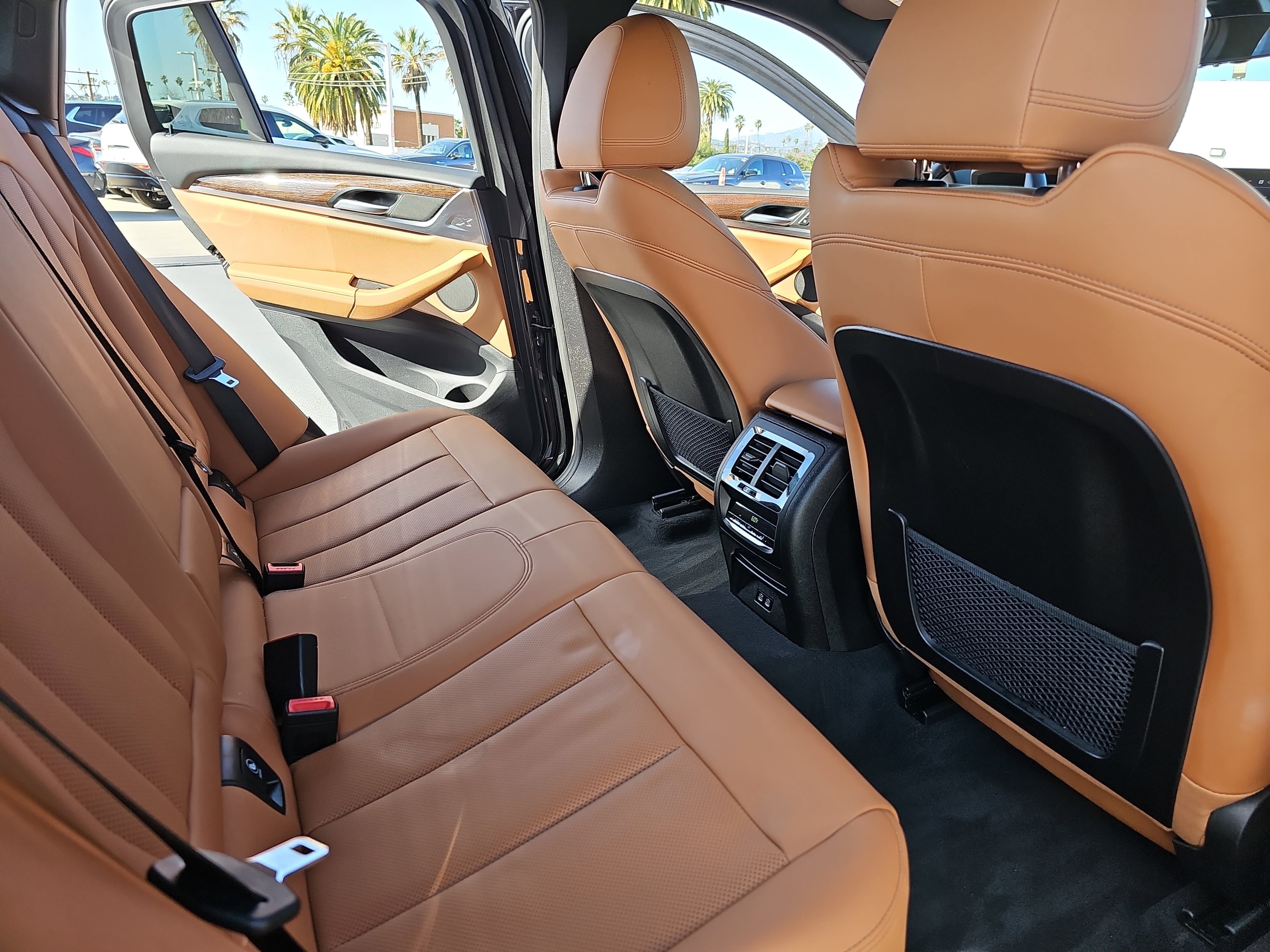 Used 2023 BMW X4 xDrive30i image 11