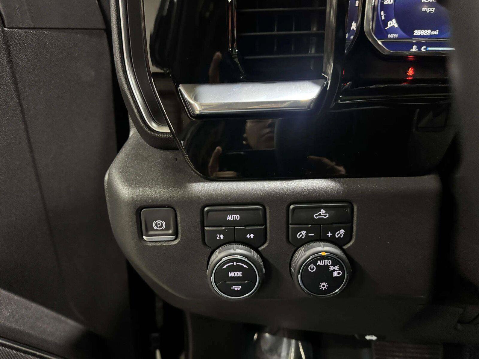 Used 2023 Chevrolet Silverado 1500 LT AWD/4WD image 51
