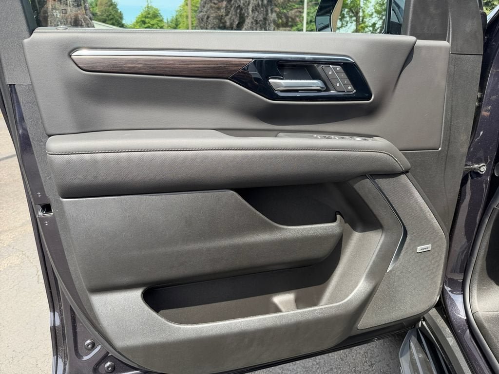 New 2026 Chevrolet Tahoe Premier w/ Sun And Tow Package AWD/4WD image 17