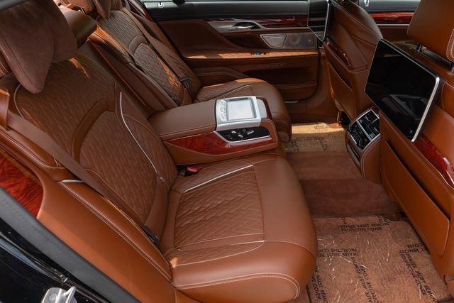 Used 2021 BMW ALPINA B7 xDrive w/ Luxury Rear Seating Package AWD/4WD image 19