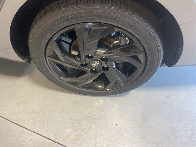 New 2026 Hyundai Elantra Sport image 28