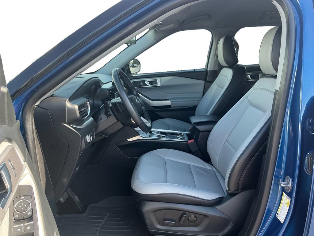 Certified 2021 Ford Explorer XLT w/ Equipment Group 202A AWD/4WD image 14
