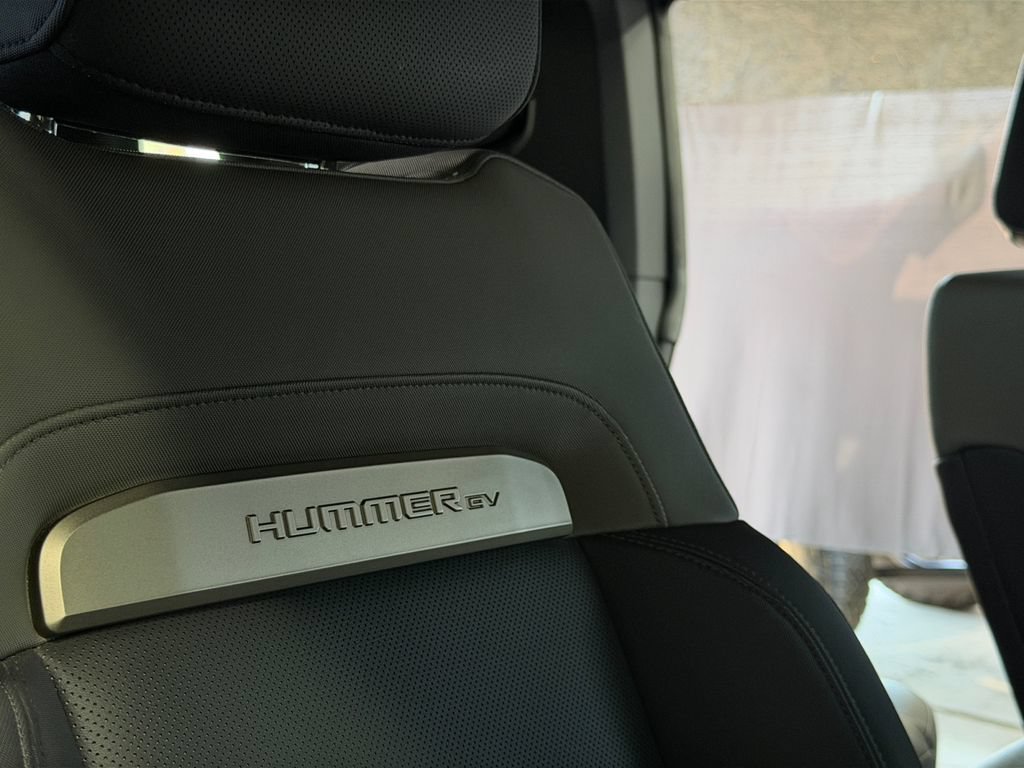 Used 2025 GMC Hummer EV 2X AWD/4WD image 31