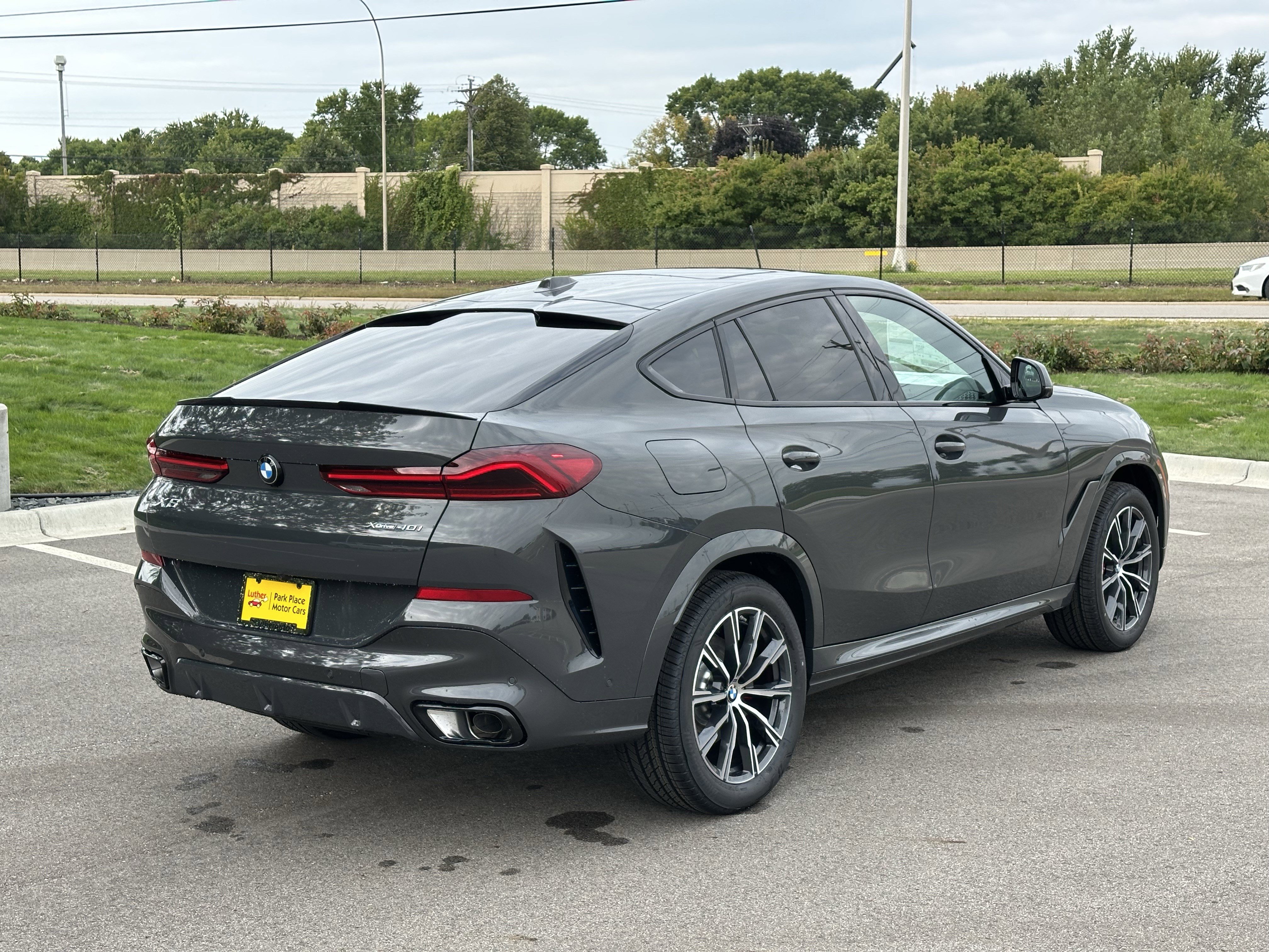 New 2026 BMW X6 xDrive40i image 7