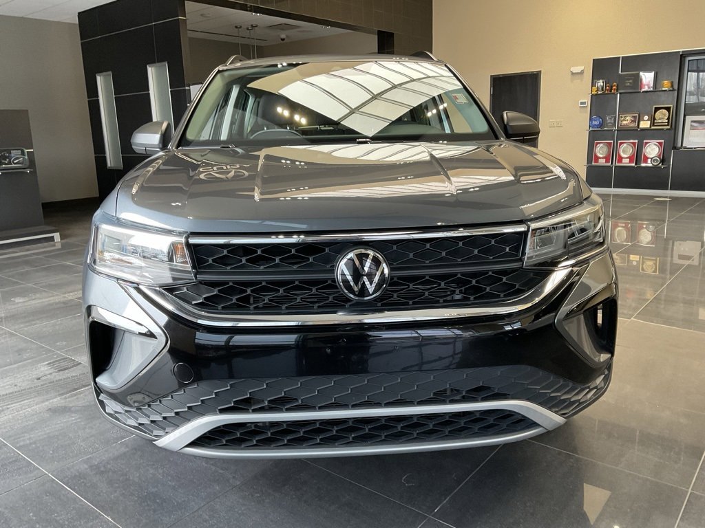 Used 2024 Volkswagen Taos S image 2