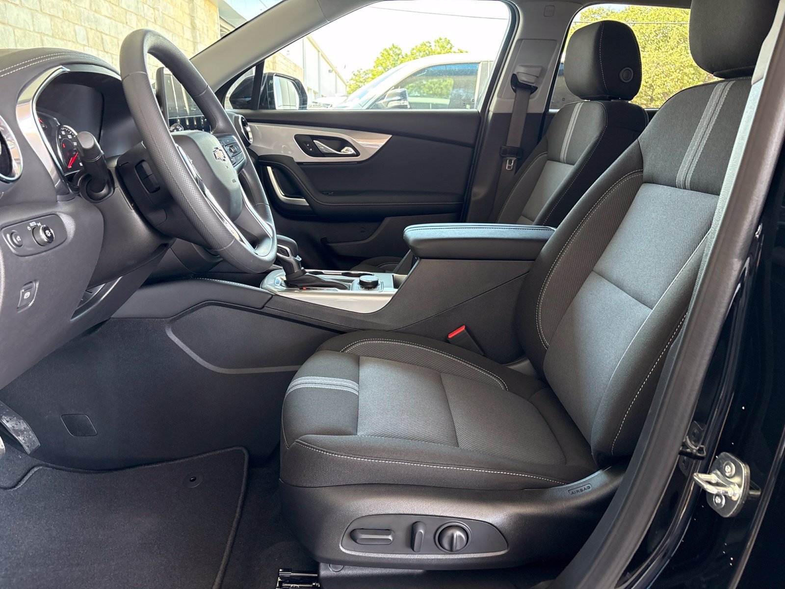 New 2026 Chevrolet Blazer LT w/ Midnight/Sport Edition FWD image 13