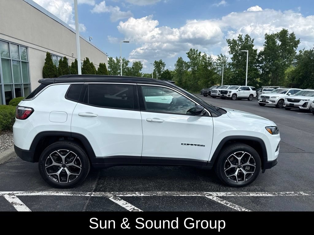 Used 2025 Jeep Compass Limited w/ Sun & Sound Group AWD/4WD image 5
