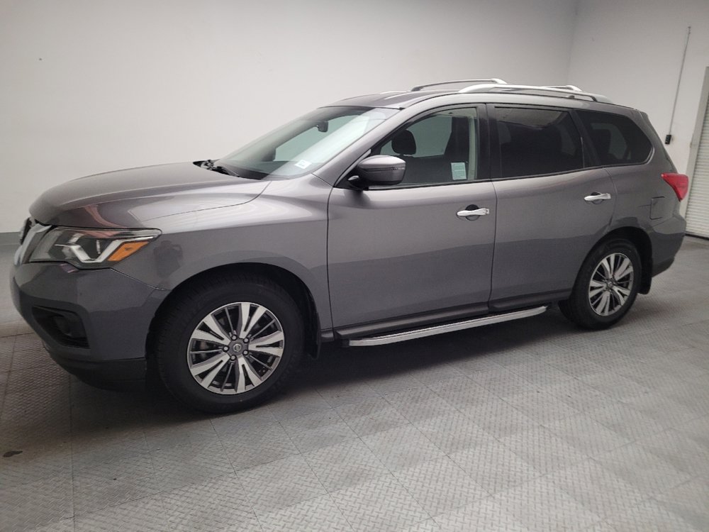 Used 2019 Nissan Pathfinder SV FWD image 2