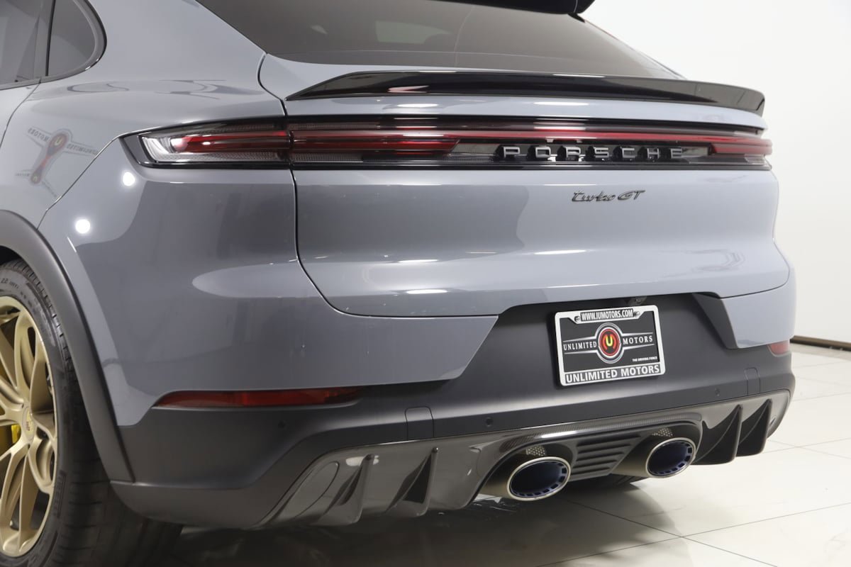 Used 2024 Porsche Cayenne Turbo GT image 30