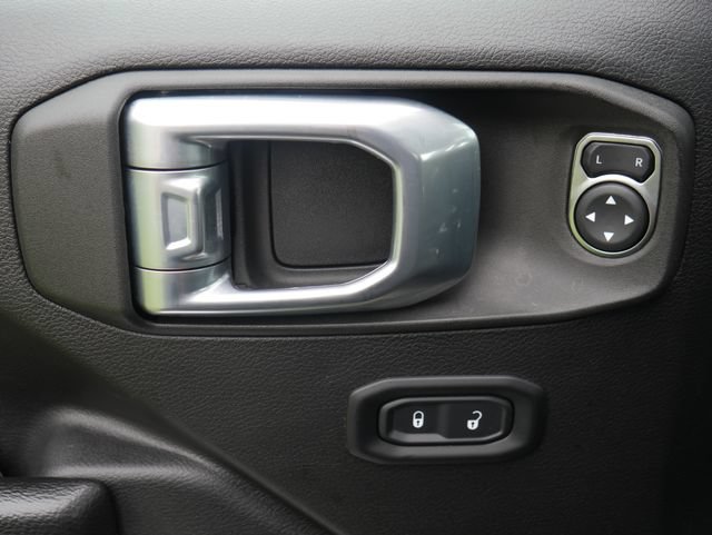 Used 2022 Jeep Gladiator Mojave w/ Cold Weather Group AWD/4WD image 15