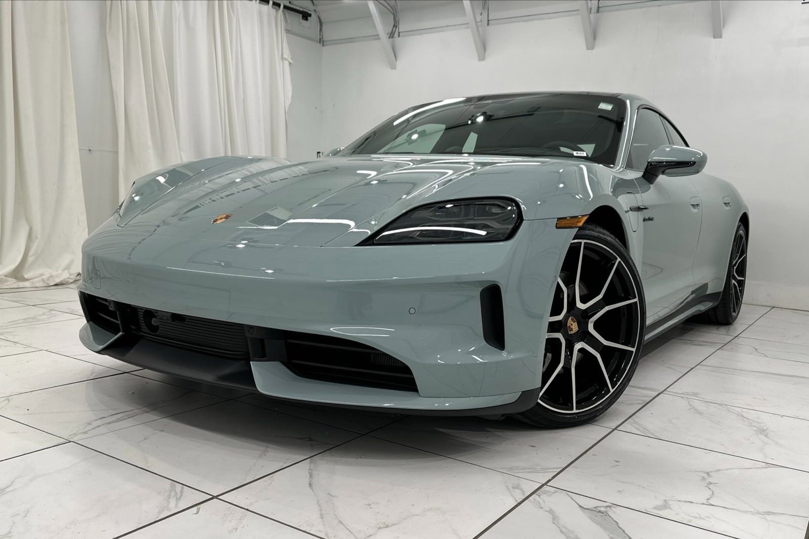 New 2025 Porsche Taycan 4S image 6