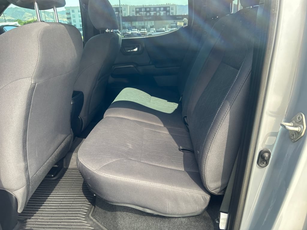 Used 2018 Toyota Tacoma TRD Off-Road w/ Technology Package AWD/4WD image 28
