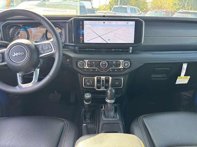 Used 2025 Jeep Wrangler Unlimited Sahara AWD/4WD image 11