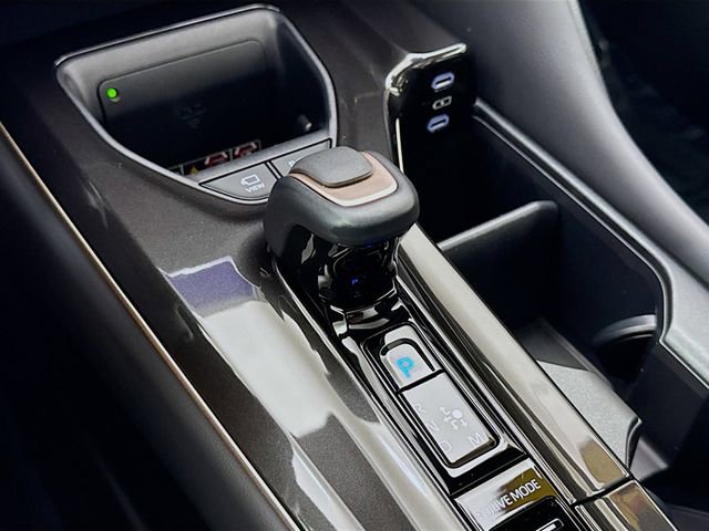 Used 2025 Toyota Crown Platinum image 17