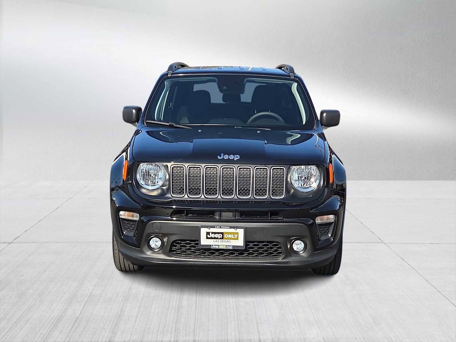 Used 2022 Jeep Renegade Latitude image 3