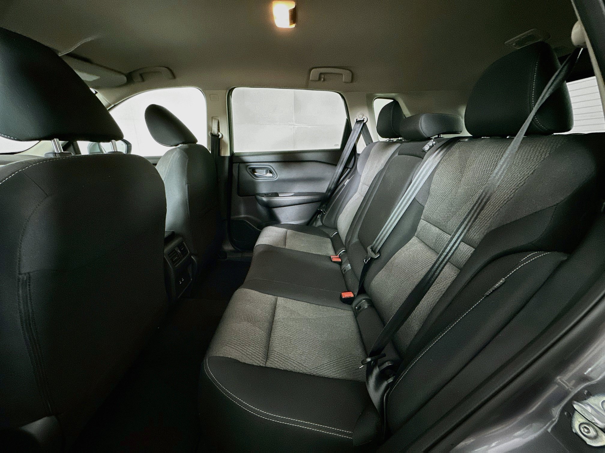 Used 2026 Nissan Rogue SV FWD image 26