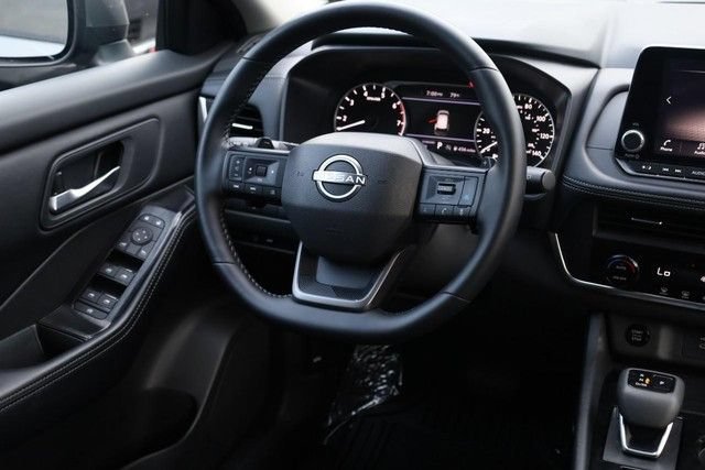 Certified 2025 Nissan Rogue SV FWD image 23