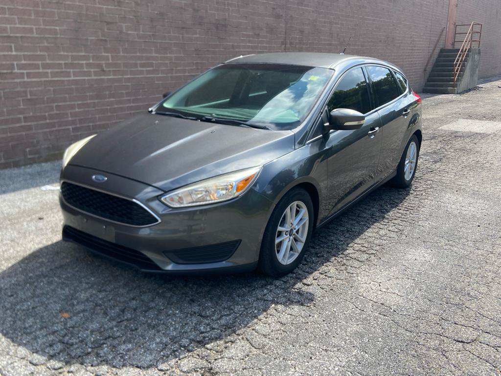 Used 2017 Ford Focus SE FWD image 1
