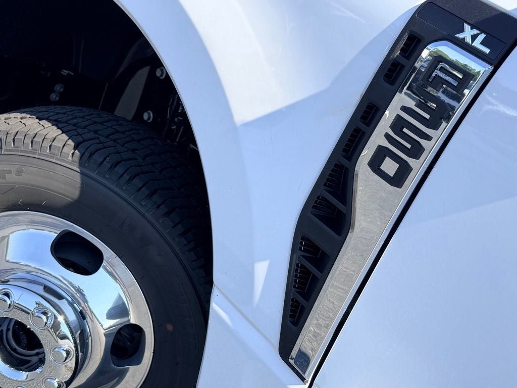 New 2026 Ford F350 XL w/ 360-Degree Camera Package AWD/4WD image 4