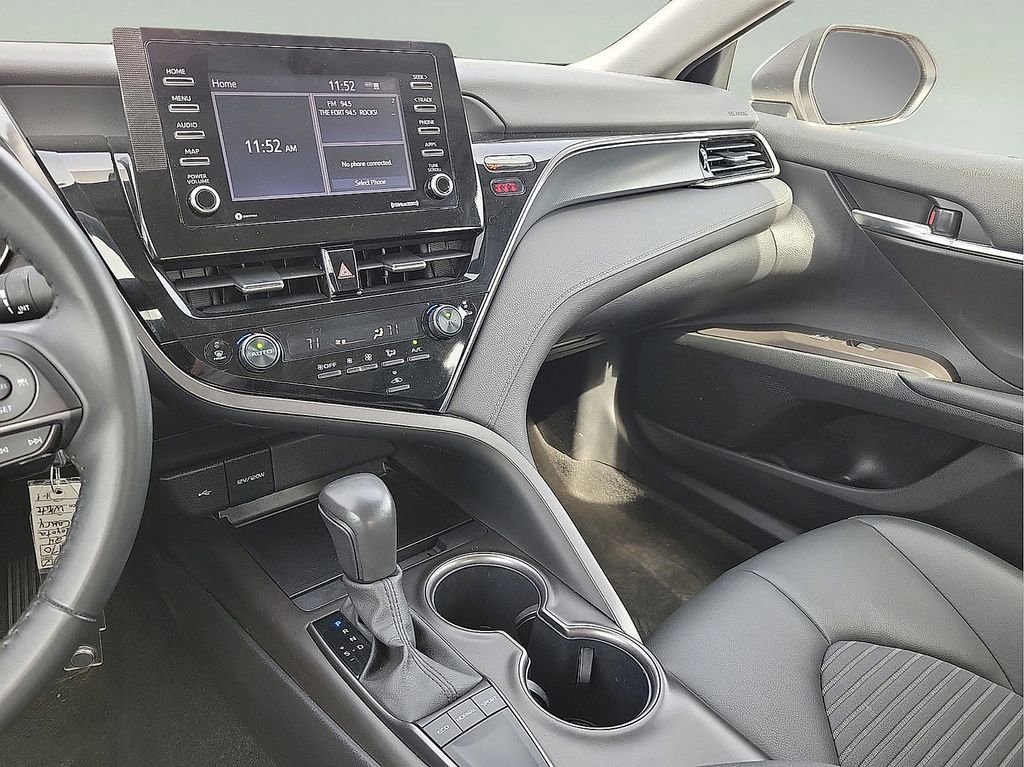 Used 2024 Toyota Camry SE image 20