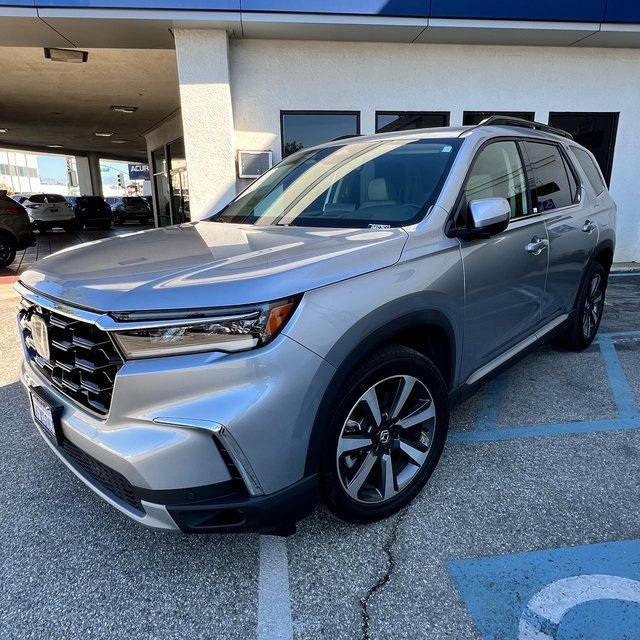 Used 2023 Honda Pilot Elite image 3