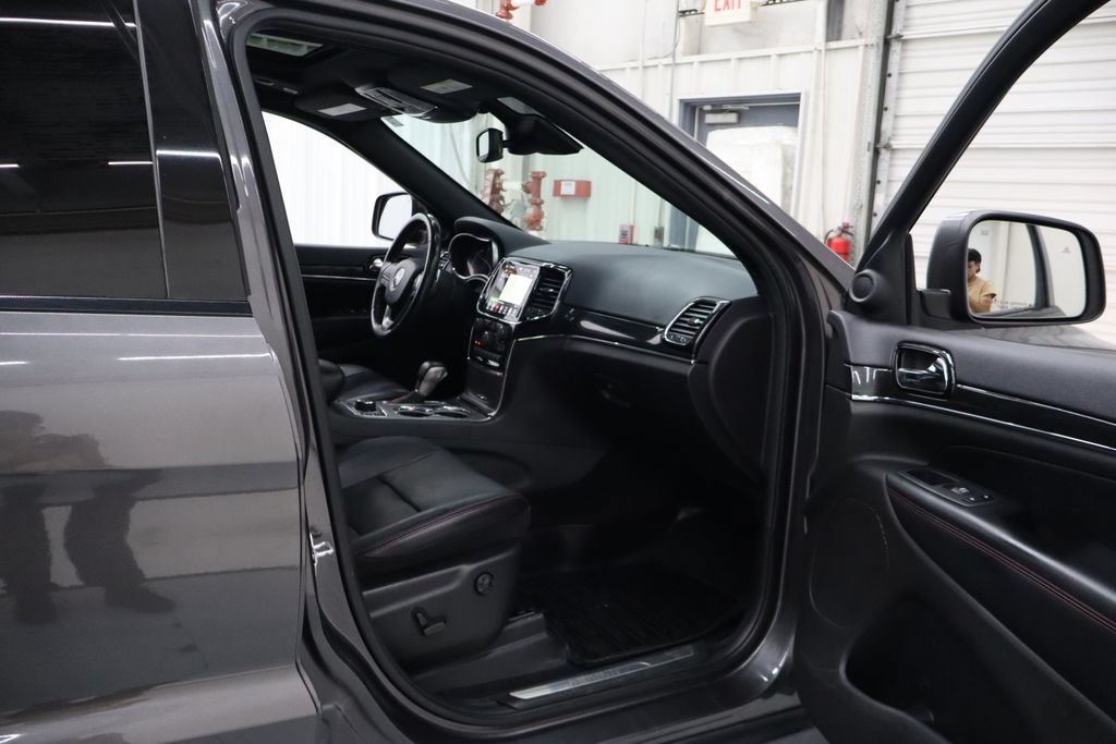 Used 2020 Jeep Grand Cherokee Trailhawk w/ Trailhawk Luxury Group AWD/4WD image 27