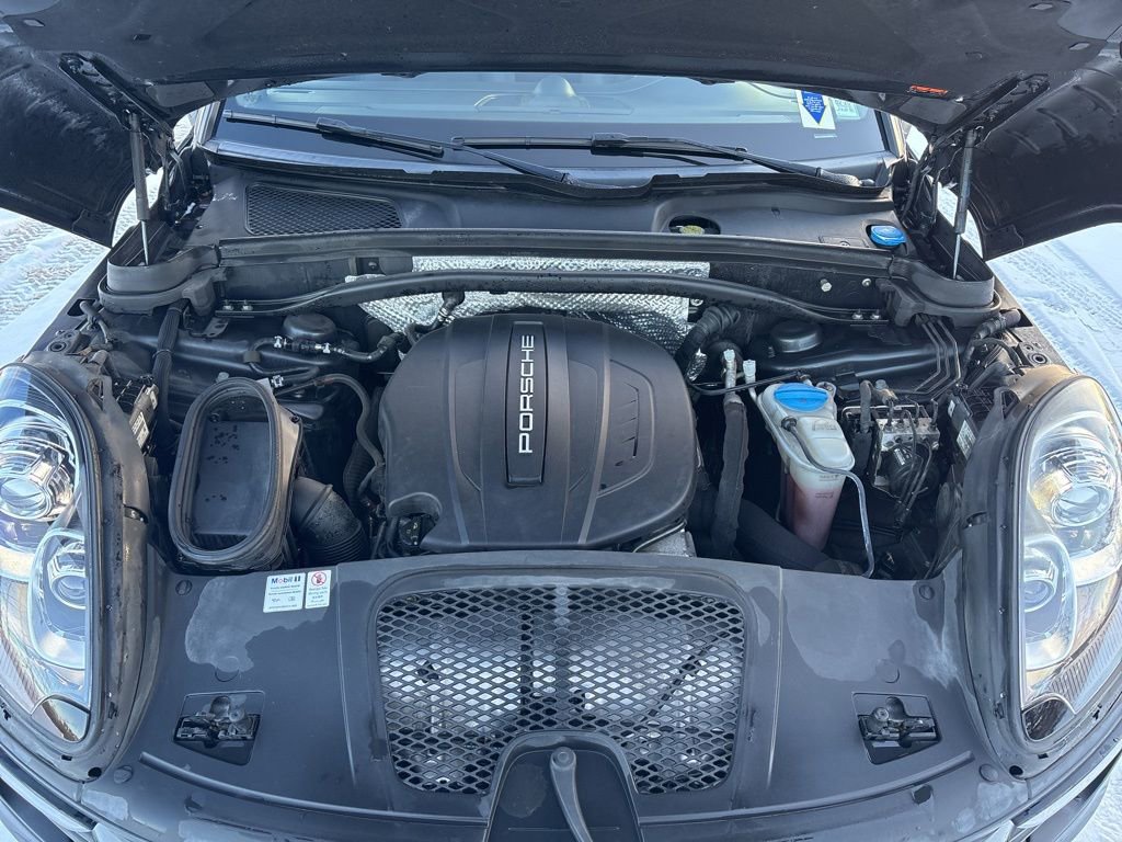 Used 2018 Porsche Macan Base image 12