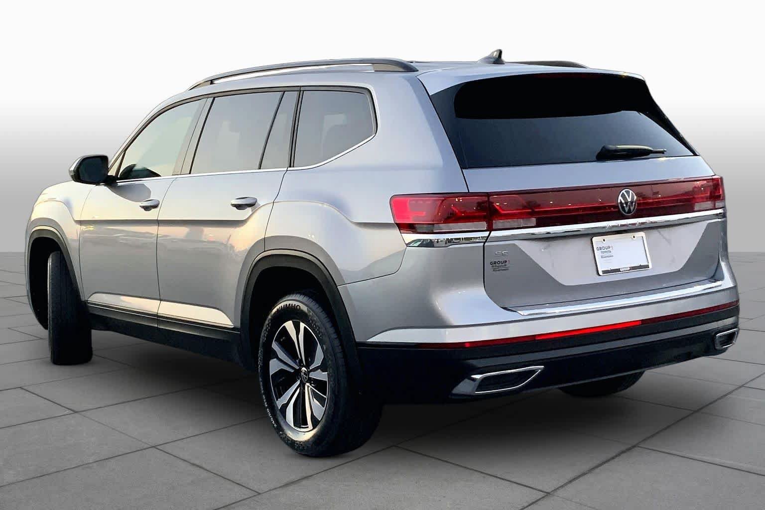 Used 2024 Volkswagen Atlas SE FWD image 11