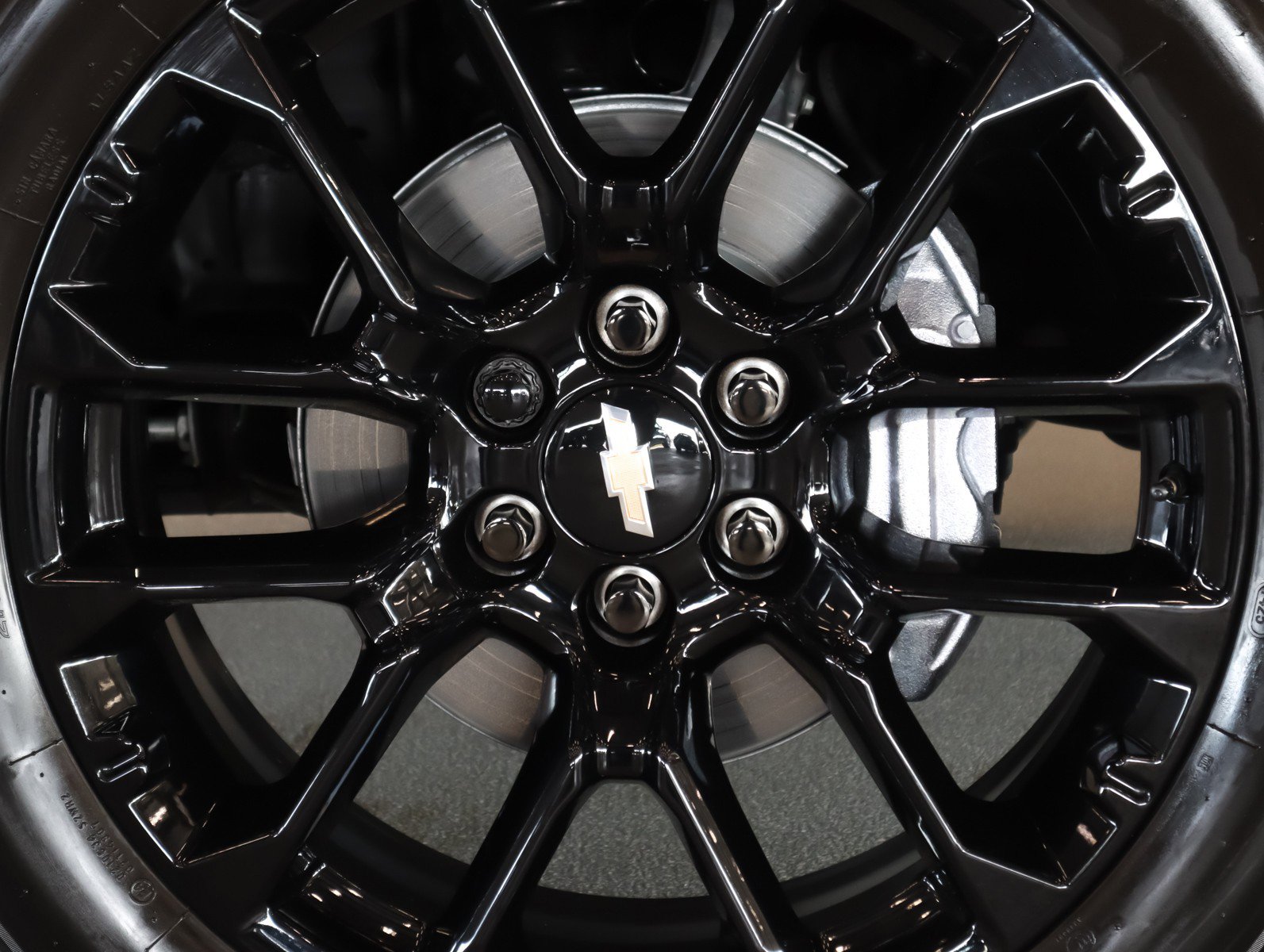 Used 2026 Chevrolet Tahoe RST w/ Comfort Package image 5