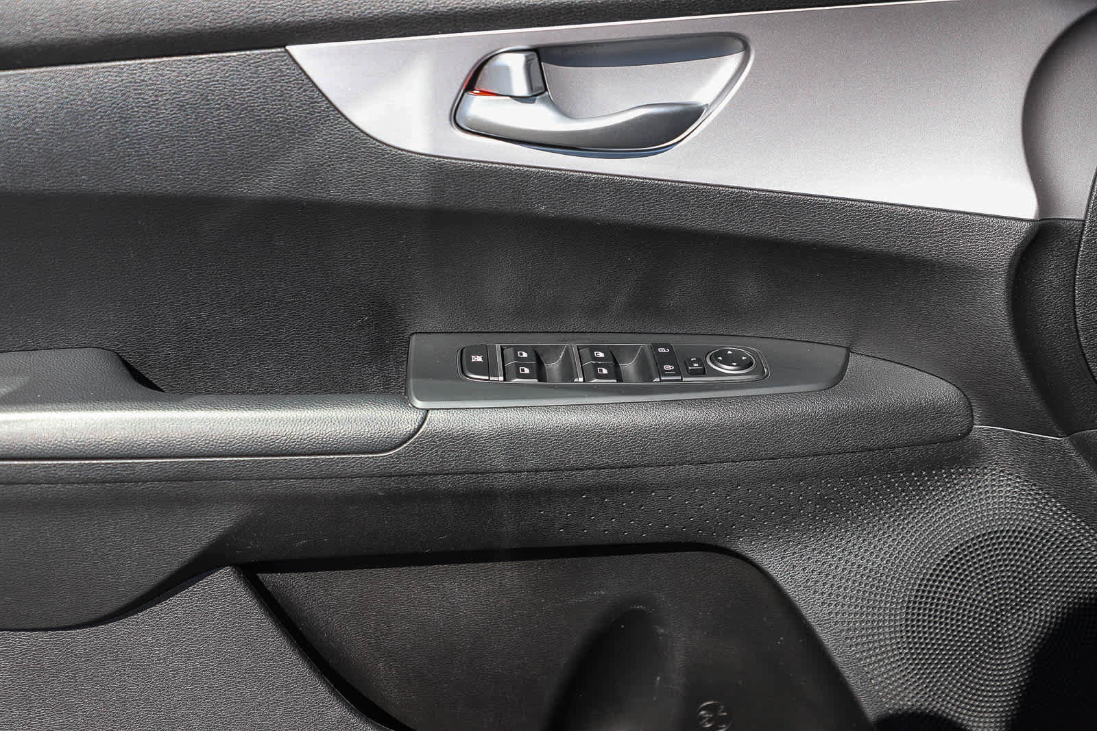 Used 2023 Kia Forte LXS FWD image 19