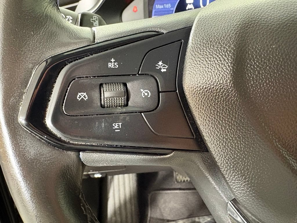 Used 2022 Chevrolet Bolt EUV Premier w/ Sun & Sound Package FWD image 28