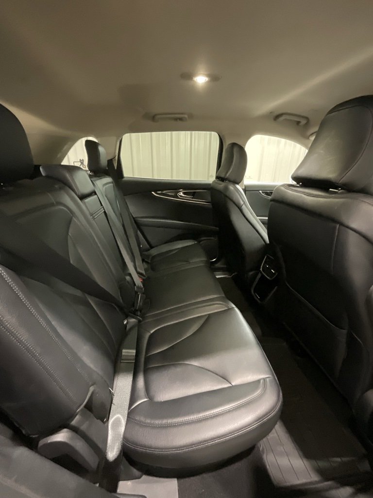 Used 2022 Lincoln Nautilus Standard image 12