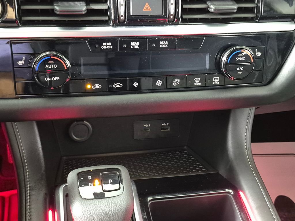 Used 2024 Nissan Pathfinder SV w/ Black Appearance Package AWD/4WD image 19