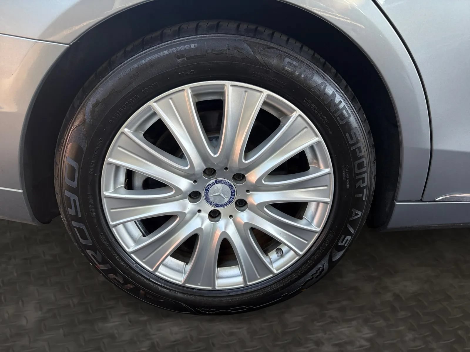 Used 2014 Mercedes-Benz S 550 Sedan image 40