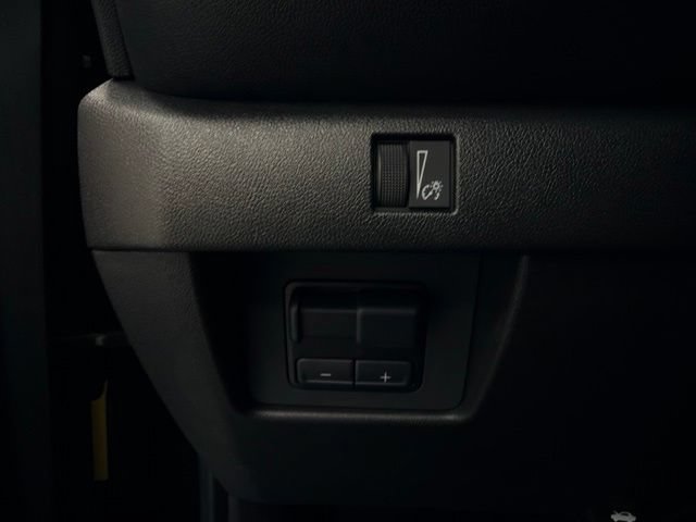 Certified 2025 Chevrolet Colorado Trail Boss AWD/4WD image 19