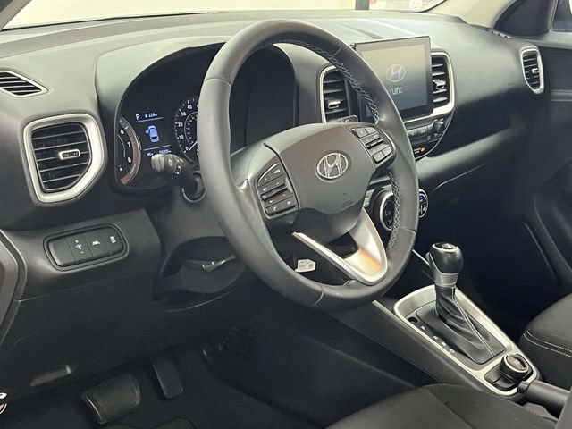 Used 2021 Hyundai Venue SEL FWD image 13
