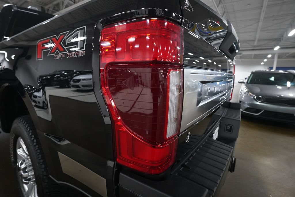 Used 2022 Ford F350 Platinum w/ FX4 Off-Road Package AWD/4WD image 32