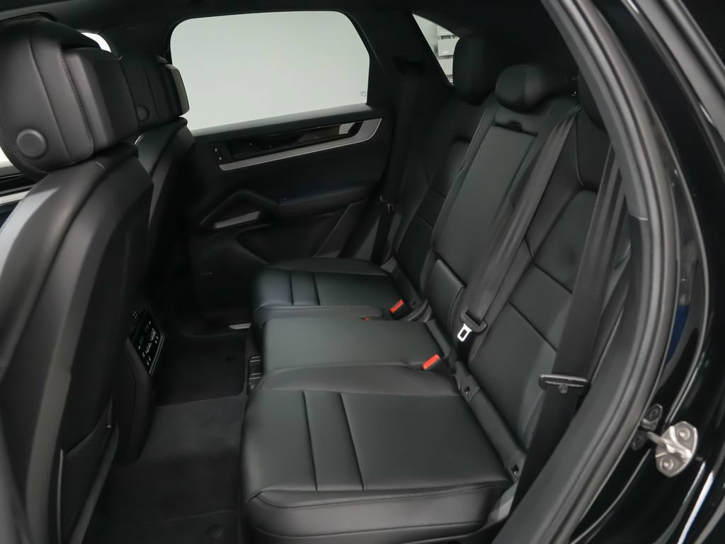 New 2026 Porsche Cayenne AWD/4WD image 18
