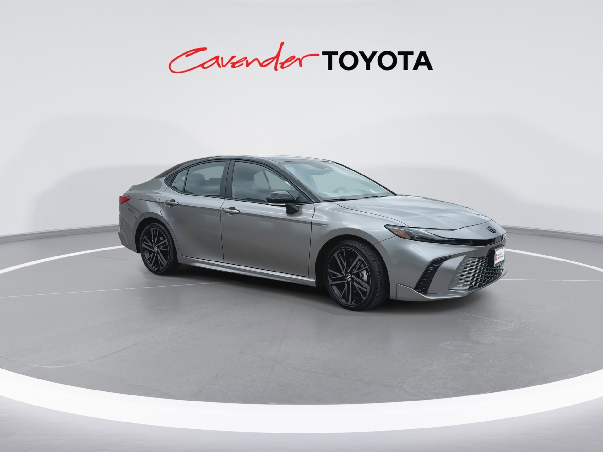 Used 2025 Toyota Camry XSE FWD image 2
