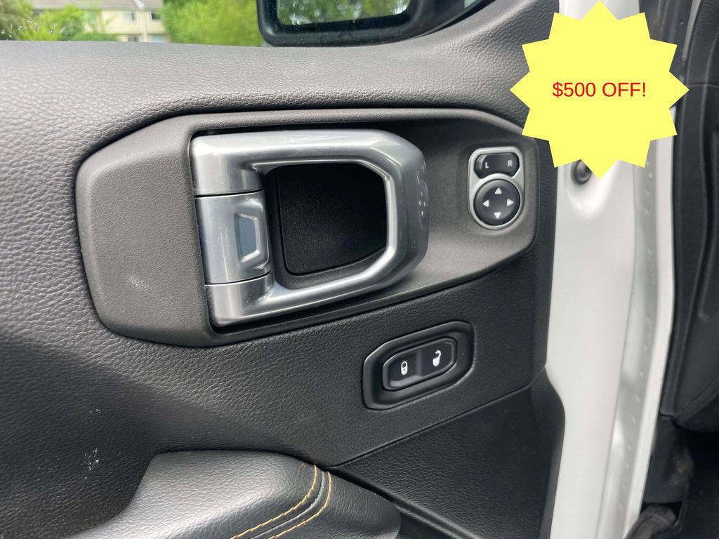 Used 2021 Jeep Wrangler Unlimited Sahara AWD/4WD image 17