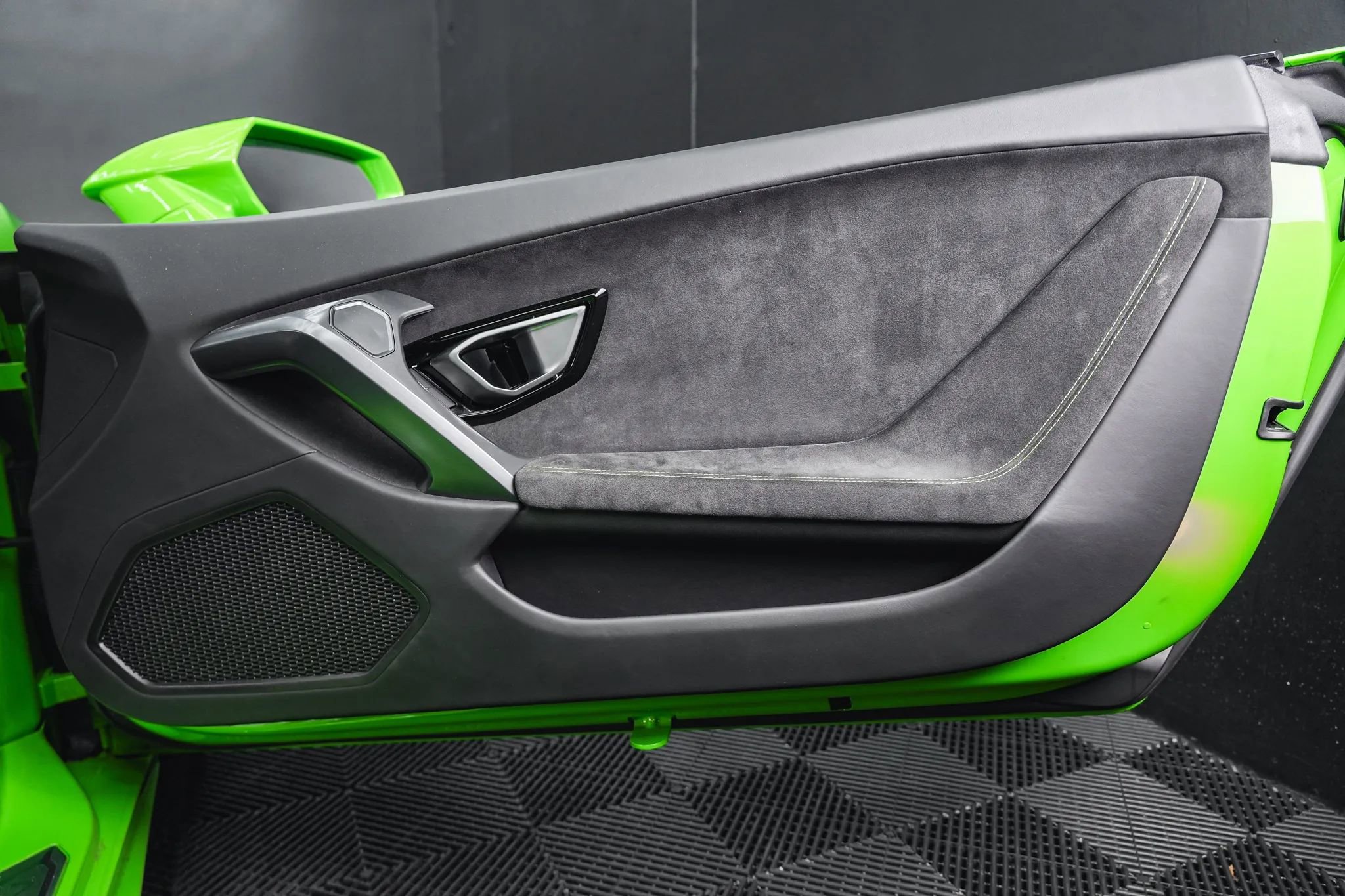 Used 2015 Lamborghini Huracan LP 610-4 image 41