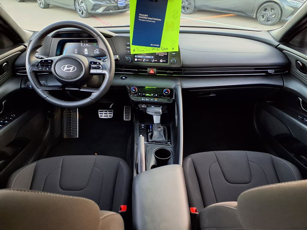 Certified 2025 Hyundai Elantra Sport image 6
