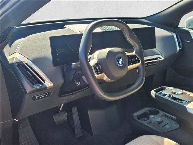 Used 2023 BMW iX xDrive50 w/ Premium Package image 10