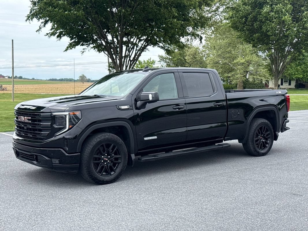 Used 2024 GMC Sierra 1500 Elevation w/ Elevation Premium Package AWD/4WD image 4