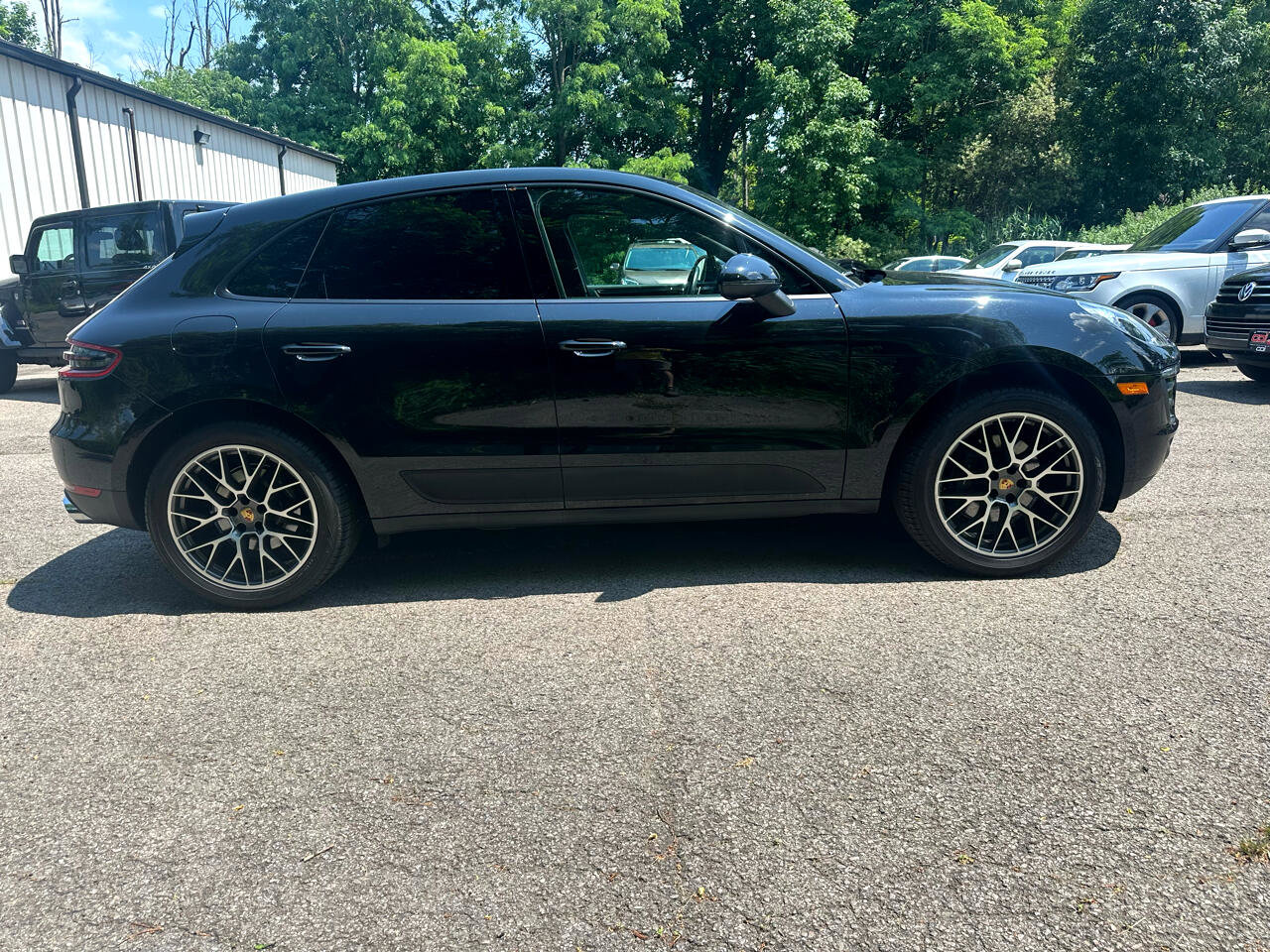 Used 2018 Porsche Macan Sport Edition image 3