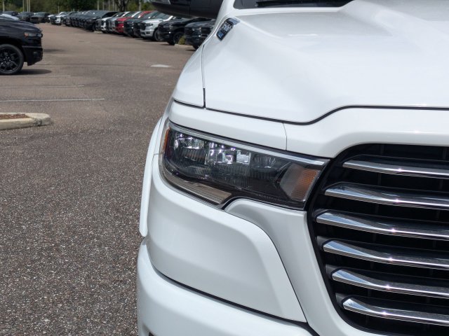 New 2026 RAM 1500 Laramie AWD/4WD image 10
